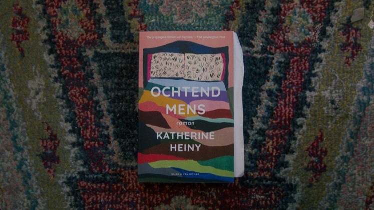 Ochtendmens, with cover art by Polly Shindler.